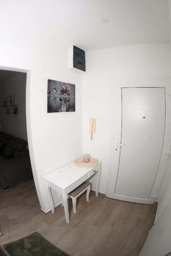 קארלובץ Apartman Lucija מראה חיצוני תמונה